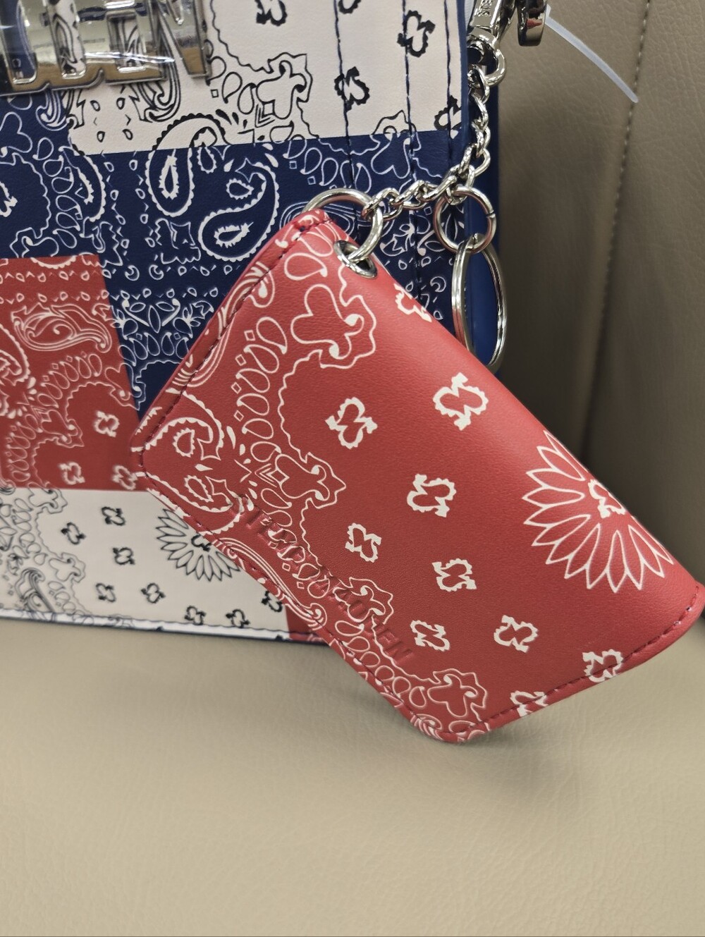 NEW Steve Madden Bandana Bevelyn Handbag - Picture 4 of 5